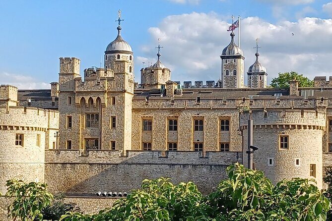 Easy Access Tower of London Crown Jewel Torture and Executions - What the Tour Includes and What to Keep in Mind
