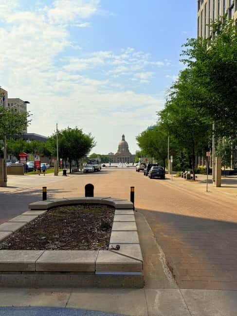 Edmonton: 3-Hour City Highlights Walking Tour With Guide - Authentic Stories and Practical Tips