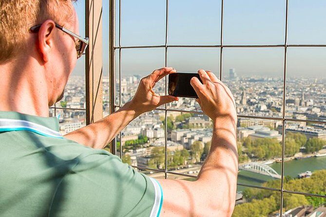 Eiffel Tower Access Tour to 2nd Floor with Summit Option by Lift - The Itinerary in Detail