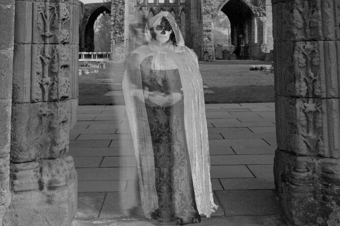 Elgin cathedral Interior Tour - The Value of Guided Tours of Historic Sites