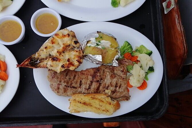 Enjoy The Spanish Galeon with a Romantic Night Dinner in Cancun - The Food: Dining Al fresco on the Galleon