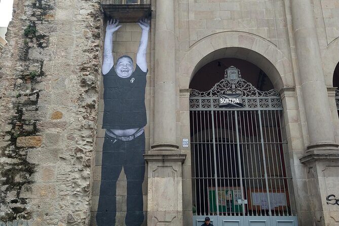 Exclusive gallery walk in Barcelonas art district - Practical Tips for Future Travelers