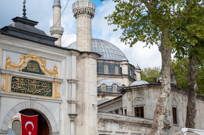 Eyüp Sultan Mosque and Eyüp District Istanbul Walking Tour - Who Is This Tour Best For?