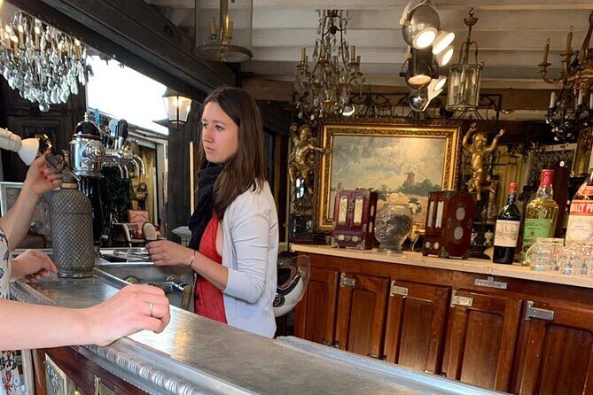 Flea Market Secrets near Montmartre: A Paris Hunt for Treasures - An Introduction to the Flea Market Experience