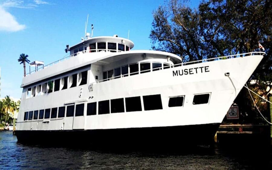 Fort Lauderdale: Musette Yacht New Year's Eve Party Cruise - What Does the Price Get You?