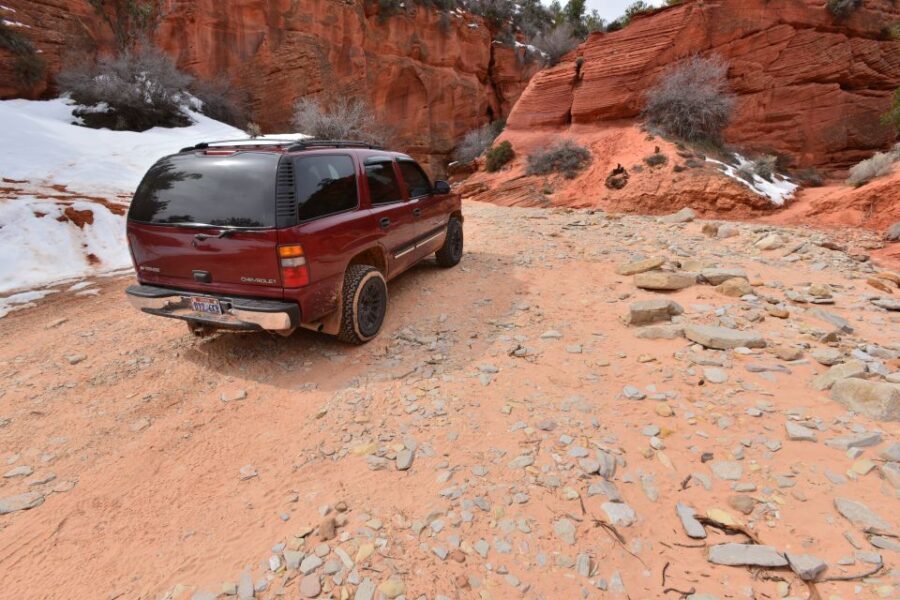 From Kanab: 3-Hour Peek-a-Boo Slot Canyon Hiking/Photo Tour - Practical Considerations & Tips