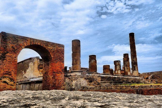 From Naples: Pompeii private tour with lunch at the slopes of Mt Vesuvius - Analyzing the Value: Is It Worth the Price?