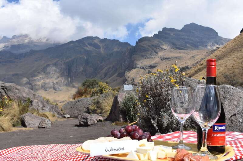 From Puebla: Hiking Iztaccihuatl romantic for couples - The Hiking Experience