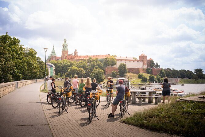 Full Bike Tour - the Old Town, Jewish Qtr & the Ghetto NEW BIKES - What Past Travelers Say