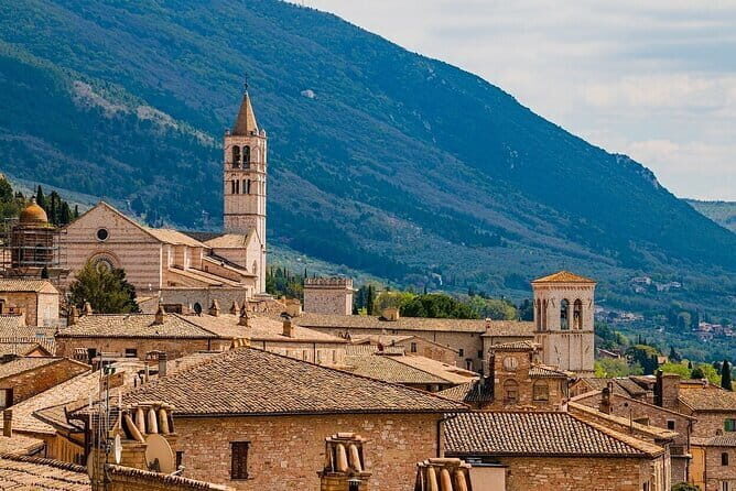 Full Day Private Guided Tour to Assisi and Cortona from Florence - The Transport: Why It Matters