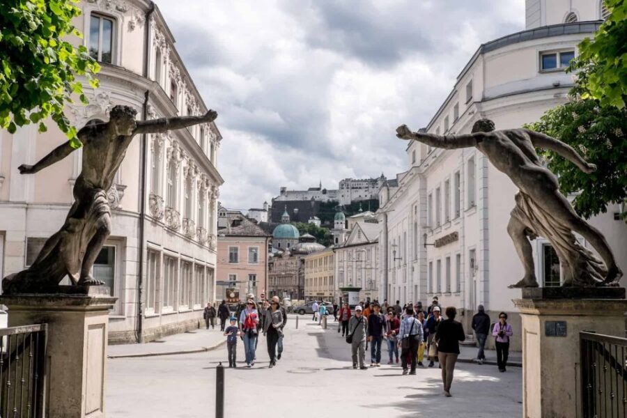 Full-Day Private Trip from Vienna to Salzburg - Key Points