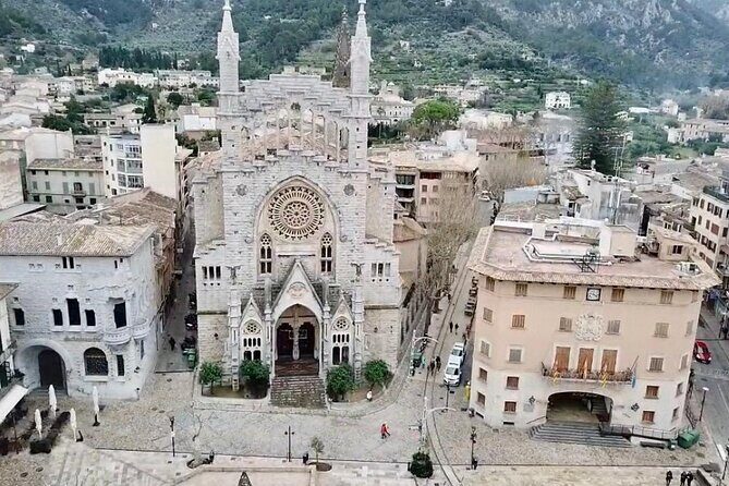 Full Day Tour to the Island of Mallorca - The Logistics and What You Get for Your Money