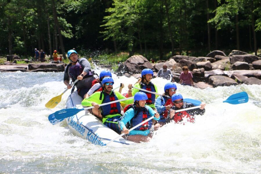 Full River Ocoee Whitewater Rafting Trip with Shore Lunch - What Makes This Tour Stand Out