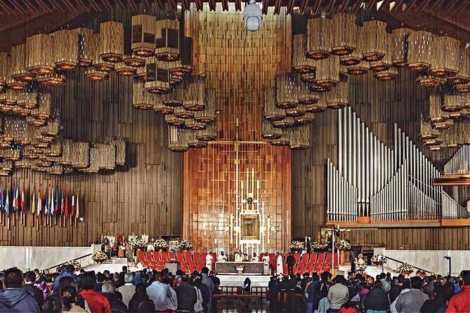 Full tour of the Basilica of Guadalupe - Exploring Mexico Citys Basilica of Guadalupe: A Deep Dive