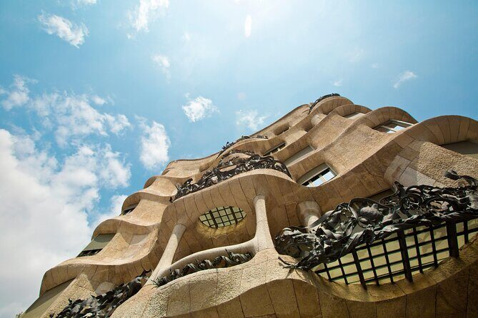 Gaudí and Sagrada Familia Private Tour in Barcelona - A Closer Look at the Itinerary
