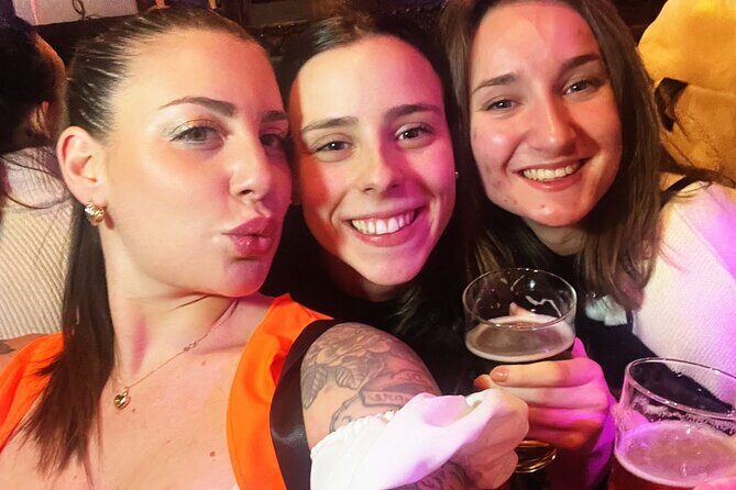 Gay Bar Tour in the Red Light District Amsterdam - The Itinerary in Detail: What to Expect