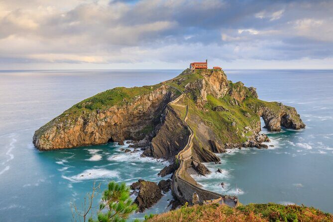 Gaztelugatxe and Gernika Tour From San Sebastian - Who Is This Tour Best Suited For?