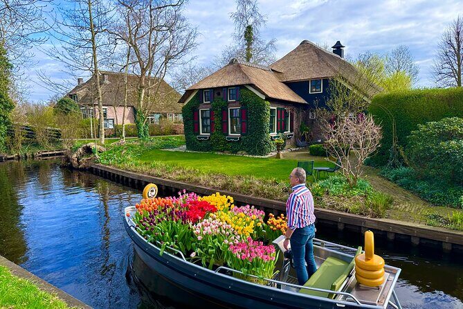 Giethoorn Roundtrip Transport with Optional Guided Canal Cruise - The Practical Details