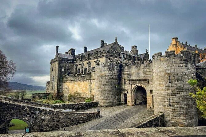Glasgow Shore Excursion to The Kelpies and Stirling Castle - Transportation and Group Size