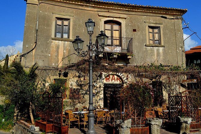 Godfather tour - The Logistics: How the Tour Works