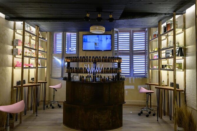 Grasse: 100% natural perfume creation workshop - An In-Depth Look at the Perfume Creation Workshop
