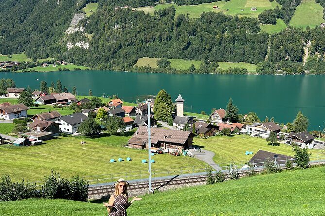 Grindelwald, Lauterbrunnen & Brienz from Zurich - Lauterbrunnen: Waterfalls and Serenity