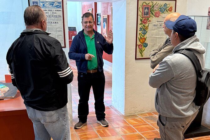 Guachimontones and Teuchitlan explores as a local - Discovering natural springs and local flora at Balneario El Rincon