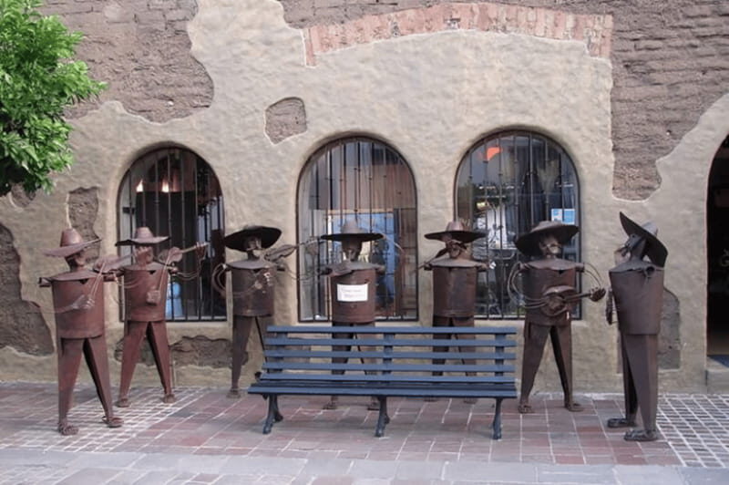 Guadalajara : Must-See Sites Walking Tour With A Guide - What to Expect from Your Guided Walk