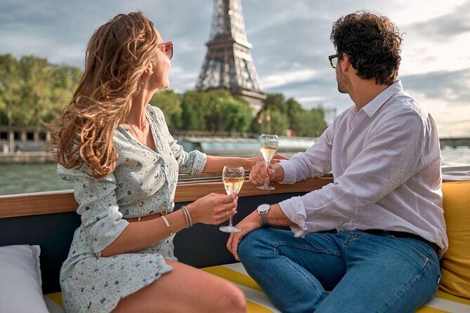 Guided Luxury River Cruise & Walking Tour of Paris' Monuments - Analyzing the Value