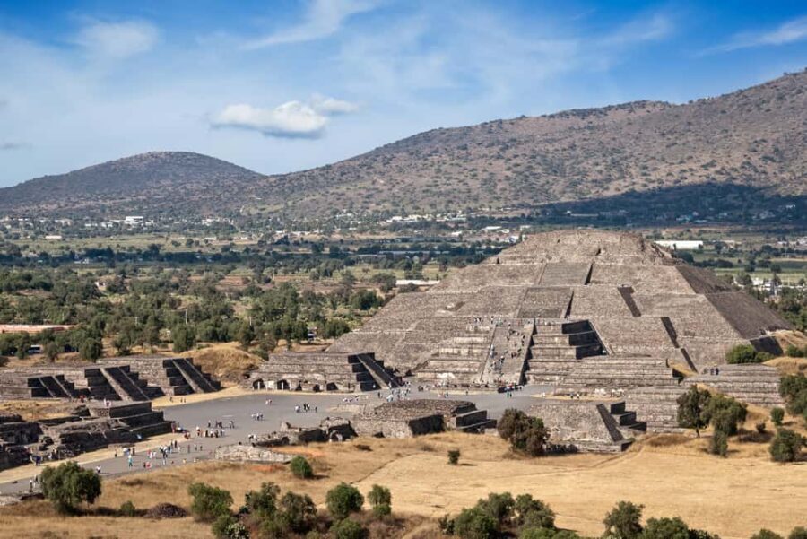 Guided tour of Mexico City: Teotihuacan, Guadalupe, and the Mexica city of Tlatelolco - Exploring Mexico’s Layers: A Deep Dive into the Tour