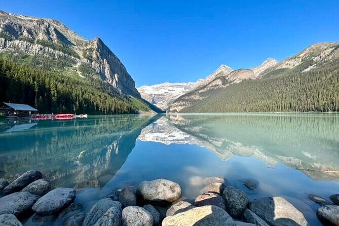 Half Day Shared Adventure to Lake Louise and Moraine Lake - An In-Depth Look at the Tour Experience