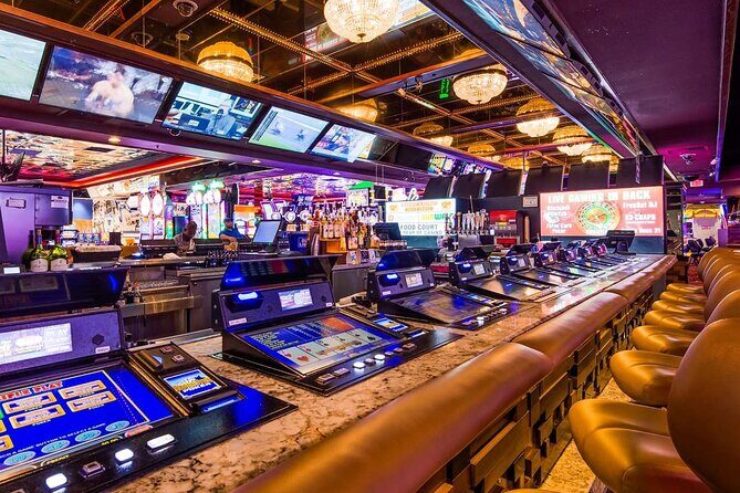 Happy Hour Bar Crawl! Las Vegas Strip Walking Tour - Detailed Breakdown of the Itinerary