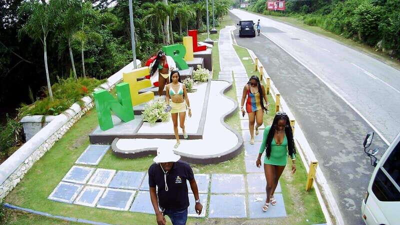 Highlights of 7 mile negril and sunset at ricks cafe - Who Will Love This Tour?