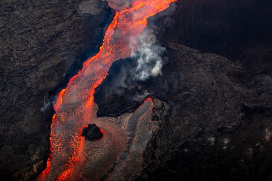 Hilo: Hawaii Volcanoes National Park Flight - Views and Photo Opportunities