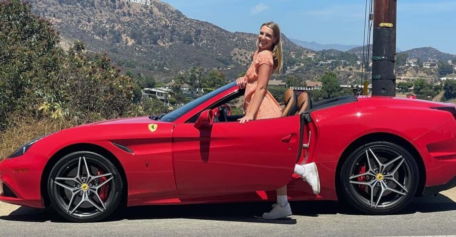 Hollywood: 30 min Hollywood Sign Ferrari Tour - The Hollywood Sign Stop