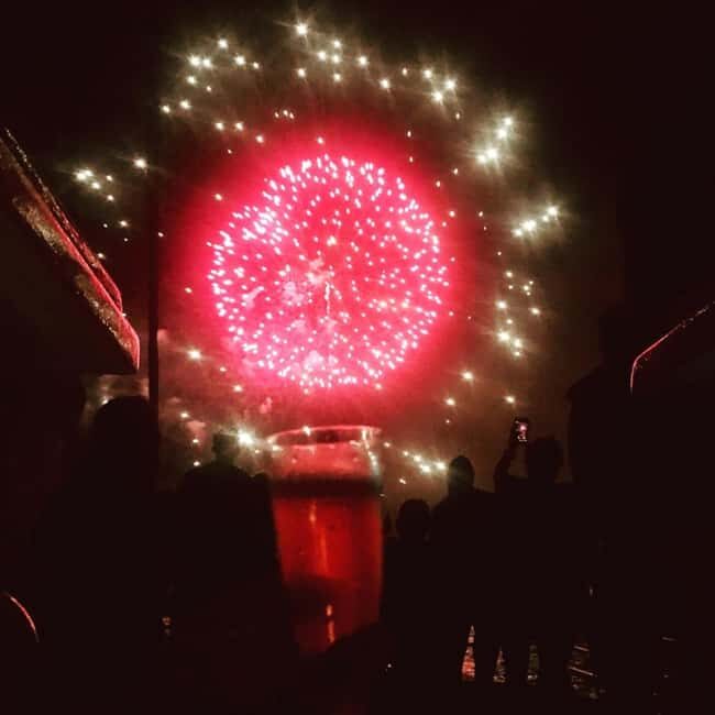 Honolulu: 1-Hour Friday Night Fireworks Cruise with Drinks - What’s Included and What’s Not