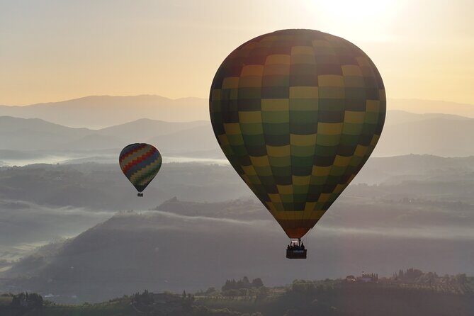 Hot air balloon over the hills of Pienza, Montalcino and Val D'Orcia - What Makes This Tour Special
