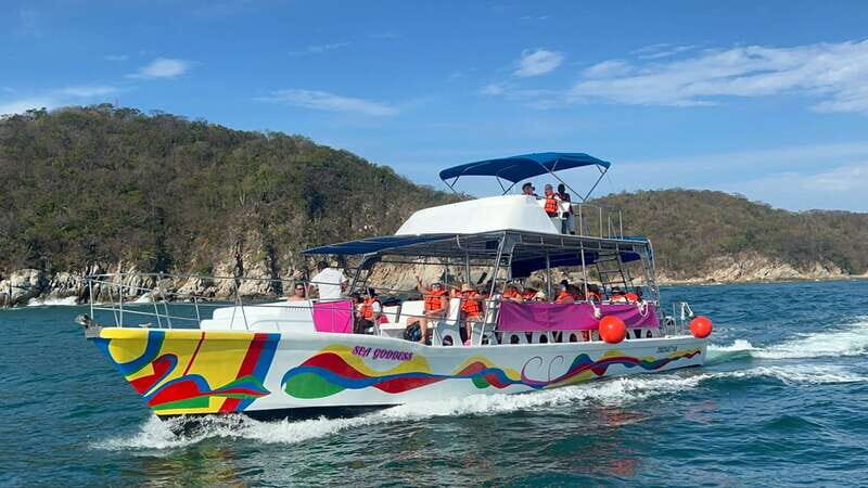 Huatulco: Premium Boat Tour with snorkel experience. - The Itinerary in Detail