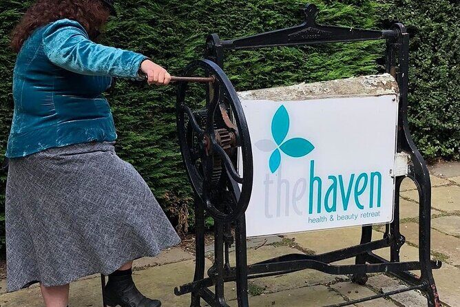 In and Out the Dusty Closes - The Pros and Cons