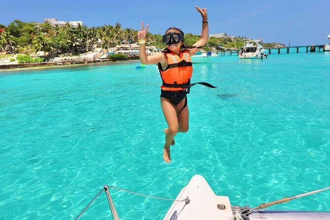 Isla Mujeres Catamaran Tour with Snorkeling, Open Bar and Buffet - Practical Tips for Travelers