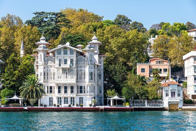 Istanbul Bosphorus Sightseeing Cruise with Audio Guide - Why This Bosphorus Cruise Is Worth Considering