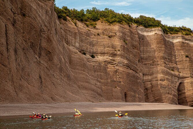 Kayak the Bay of Fundy Sea Caves - What’s Included & What to Consider