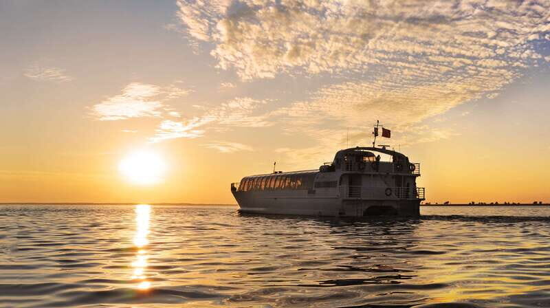 Kingston: Sunset Dinner Cruise - What Reviews Tell Us