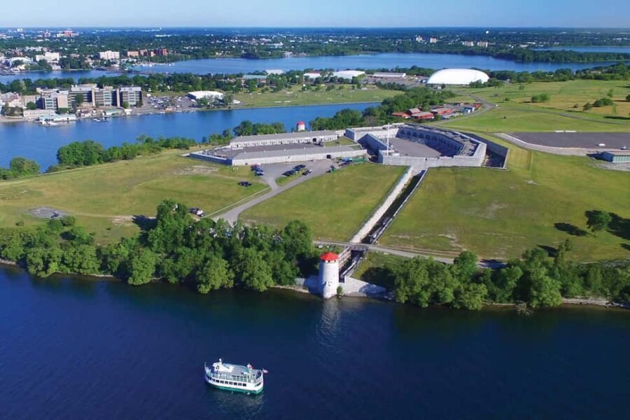 Kingston: Waterfront Shipwreck Cruise with Guide - Why Choose This Tour?