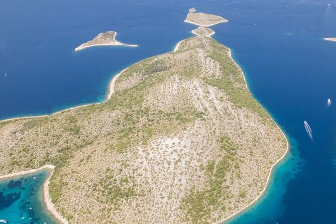 Kornati to island Mana and Kukljica and Beach Lojena Tour by boat - Kukljica: A Taste of Local Life