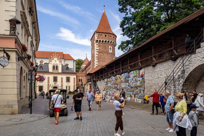 Kraków 3 Hours Private Tour in the Old Town and Wawel Hill - Who Should Consider This Tour?