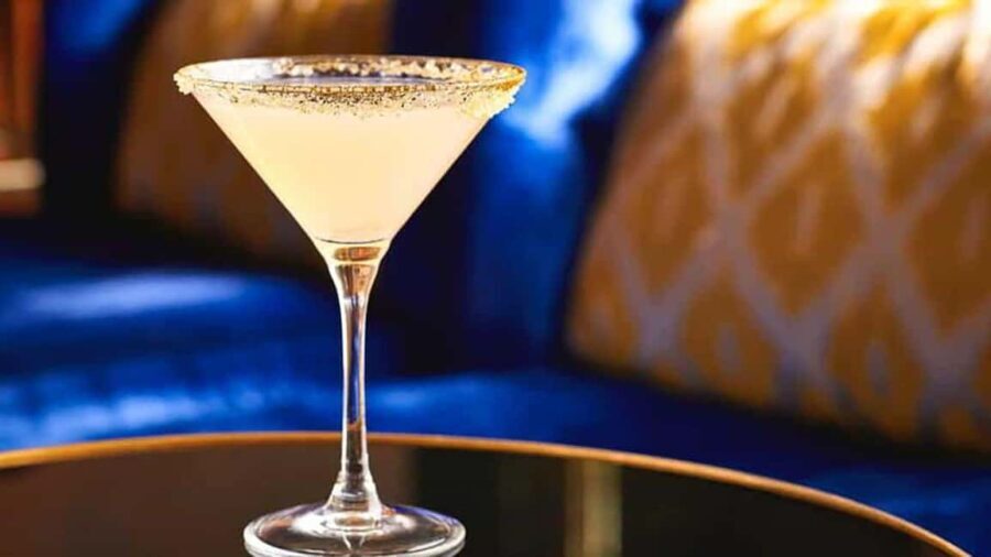 Las Vegas: Club Crawl with Party Bus, Drinks, and Fast Entry - The Experience in Detail