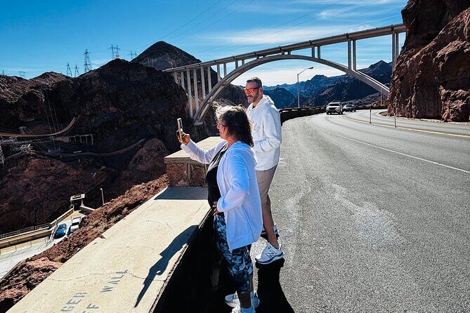 Las Vegas Tour to Grand Canyon, Hoover Dam & 7 Magic Mountains - Authentic Experiences and Genuine Impressions