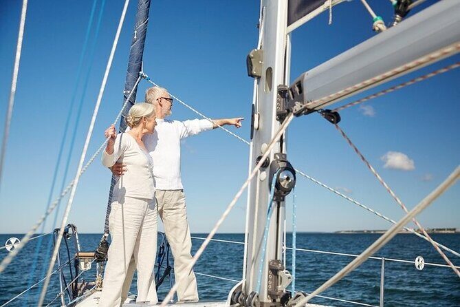 Lisbon Day Boat Tour with wine and guided tour - The Experience on Board: Comfort & Atmosphere