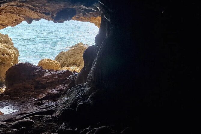 Lisbon: Jeep and Boat Adventure to Arrábida + Hotel Pick-Up - Discovering Sesimbra Castle